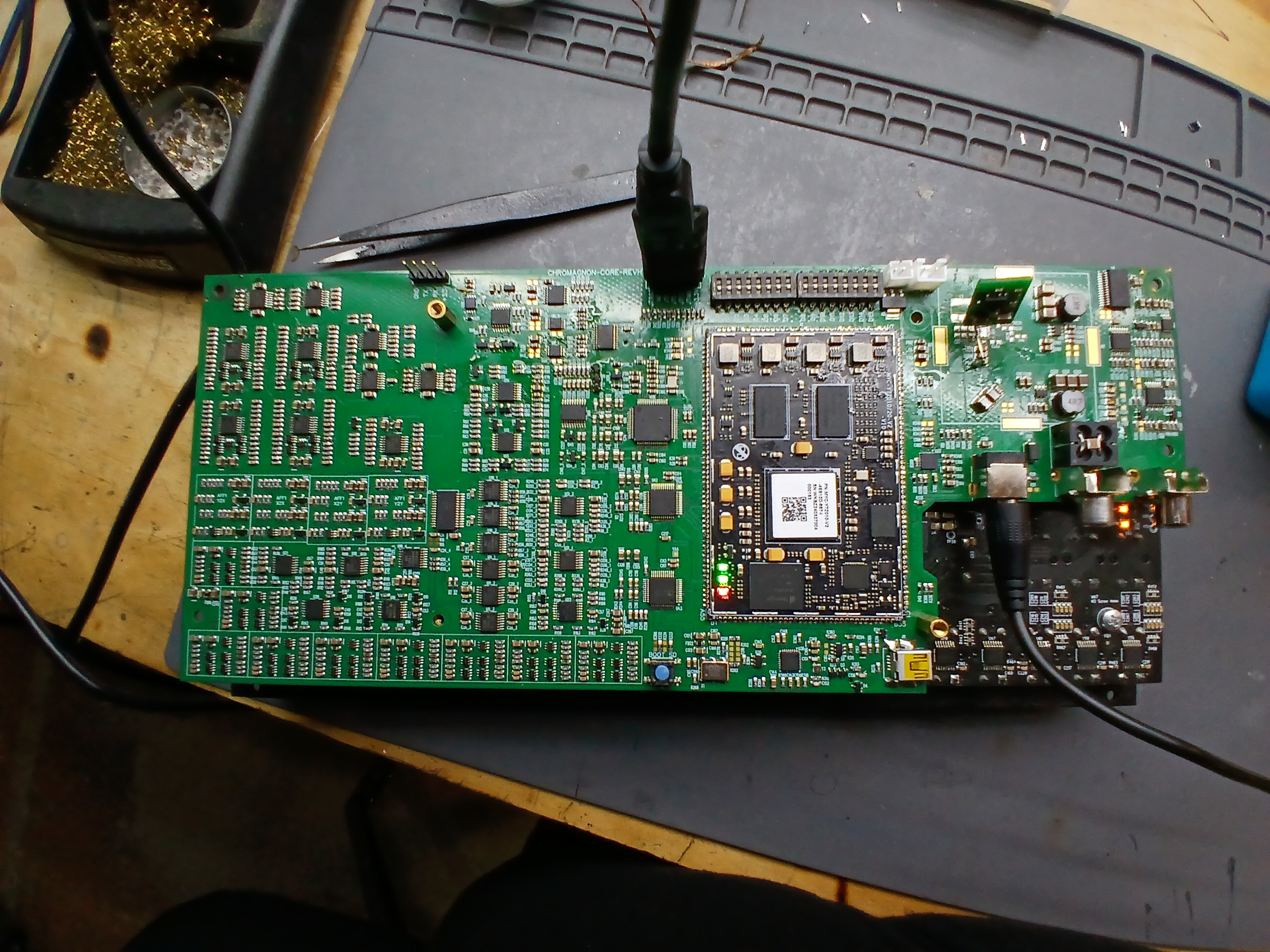 Chromagnon on the workbench